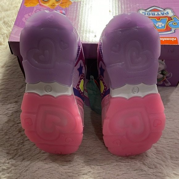 PAW PATROL🐶 LIGHT UP 💡SNEAKERS - Picture 4 of 9